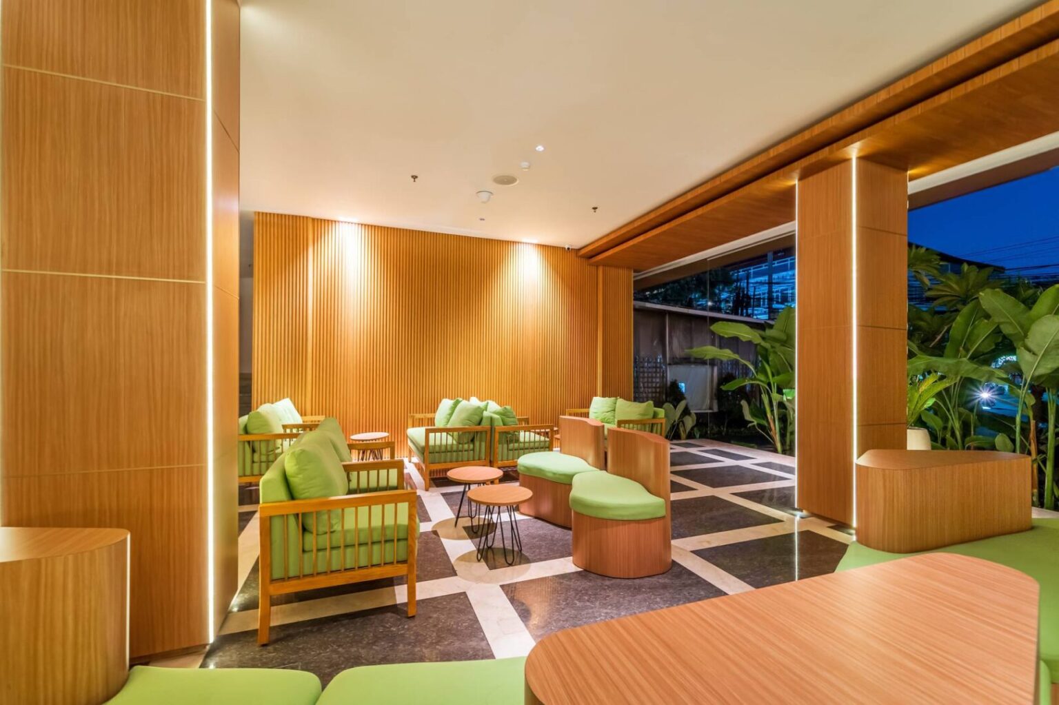 Cross-Vibe-Paasha-Atelier-Bali-Kuta-Lobby-4