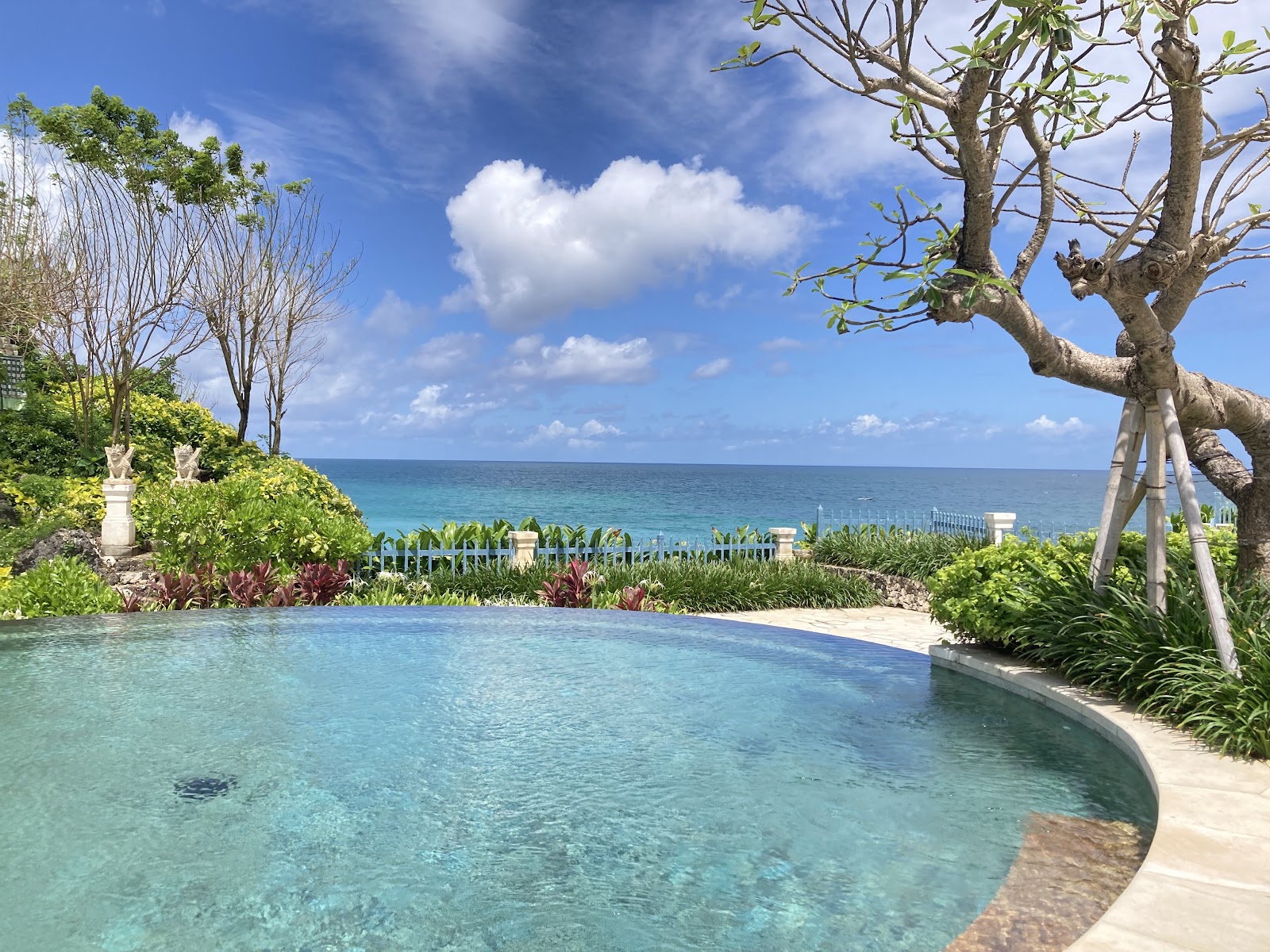 Infinity pool overlooking the Indian Ocean at Jumeirah Bali